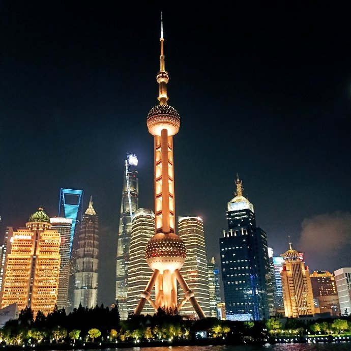 晨曦中的上海弄堂风情